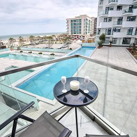 The Point In Infinity Spa&pools - Parking