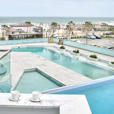 The Point In Infinity Spa&pools - Parking