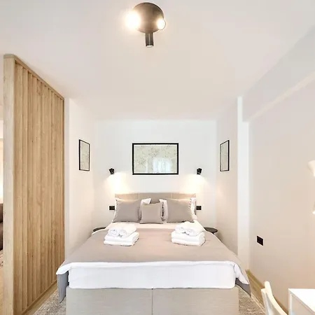 The Point In Infinity Spa&pools - Parking 公寓