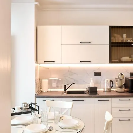 The Point In Infinity Spa&pools - Parking