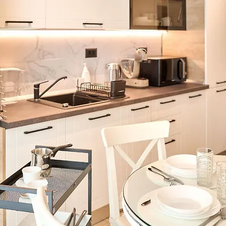 The Point In Infinity Spa&pools - Parking