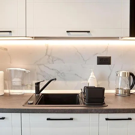 The Point In Infinity Spa&pools - Parking