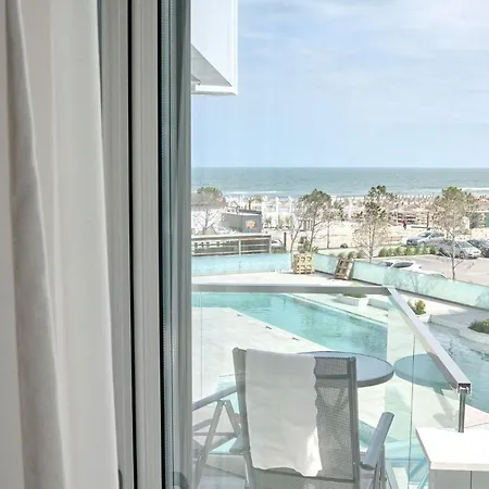 The Point In Infinity Spa&pools - Parking